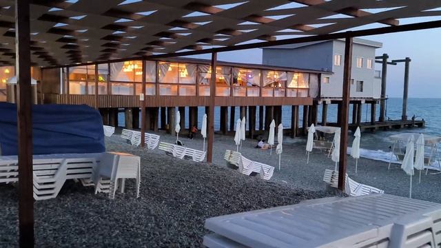 Адлер-прогулка по пляжу.