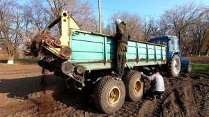 Выгнали навозоразбрасыватель на улицу, и сразу вылезли новые проблемы!