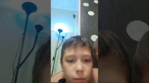 играю с подругой в роблокс.