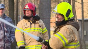 (12+) Учения пожарных-добровольцев прошли в Мытищах