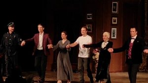 Анна Якунина и Сергей Юшкевич в спектакле "Ложь во спасение" (поклоны)