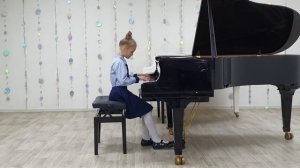 Скотникова Аделина ДШИ № 1 П.И.Чайковский "Старинная франц. песенка", И.С.Бах Маленькая прелюдия