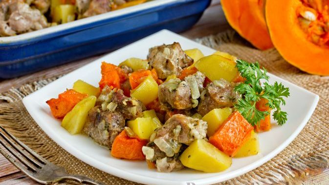 Добавим красок классике. КАРТОШКА, ЗАПЕЧЁННАЯ С МЯСОМ И ТЫКВОЙ