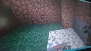 Играем в Майнкрафт на выживание.