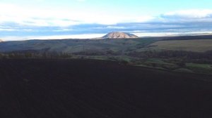В моменте…над полем.