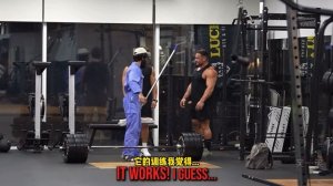 Уборщик Анатолий удивляется фейковому весу, #пранк @dy56f4ibzavo