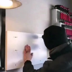 Удобный шкафчик для инструментов.