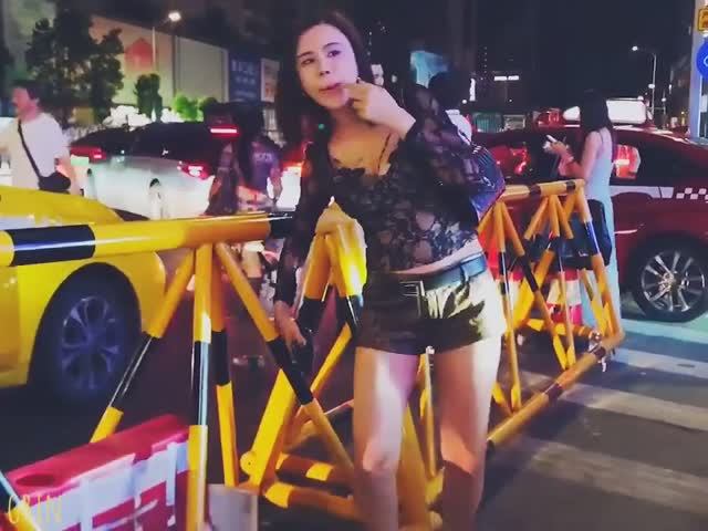 🇨🇳Китаянки на улицах Чунцина👩