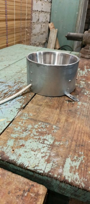 Делаю поилку с подогревом для кроликов.