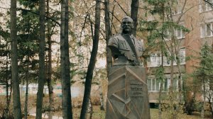 Бюст разведчику Виталию Нуйкину