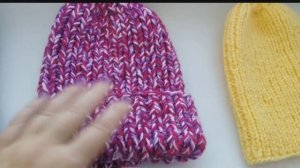 Шапка c отворотом спицами