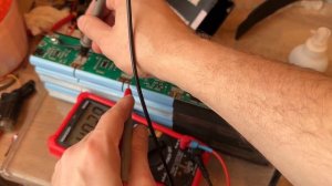 Аккумулятор после хранения перестал держать заряд. Наглядно показываю как его проверить самому