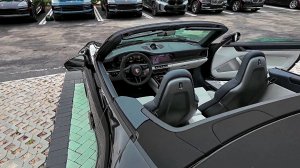 Porsche 911,  2025 года выпуска - Детали экстерьера и интерьера