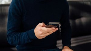 Югорчанина обманули голосовым сообщением от знакомого