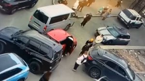 Во Владивостоке мужчина избил мать при ребёнке