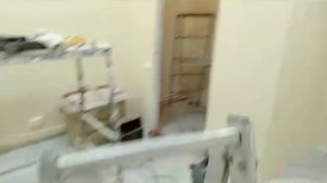 Потеют окна,подванивает в туалете-нужно просверлить вентиляцию.