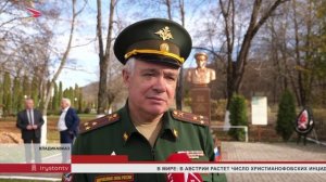 На Аллее Славы десантников торжественно проводили в армию