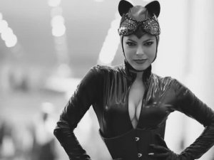 "Наверно" - хит начала 2000-х в исполнении ИИ Suno с прибалтийско-польским женским акцентом ✨👍