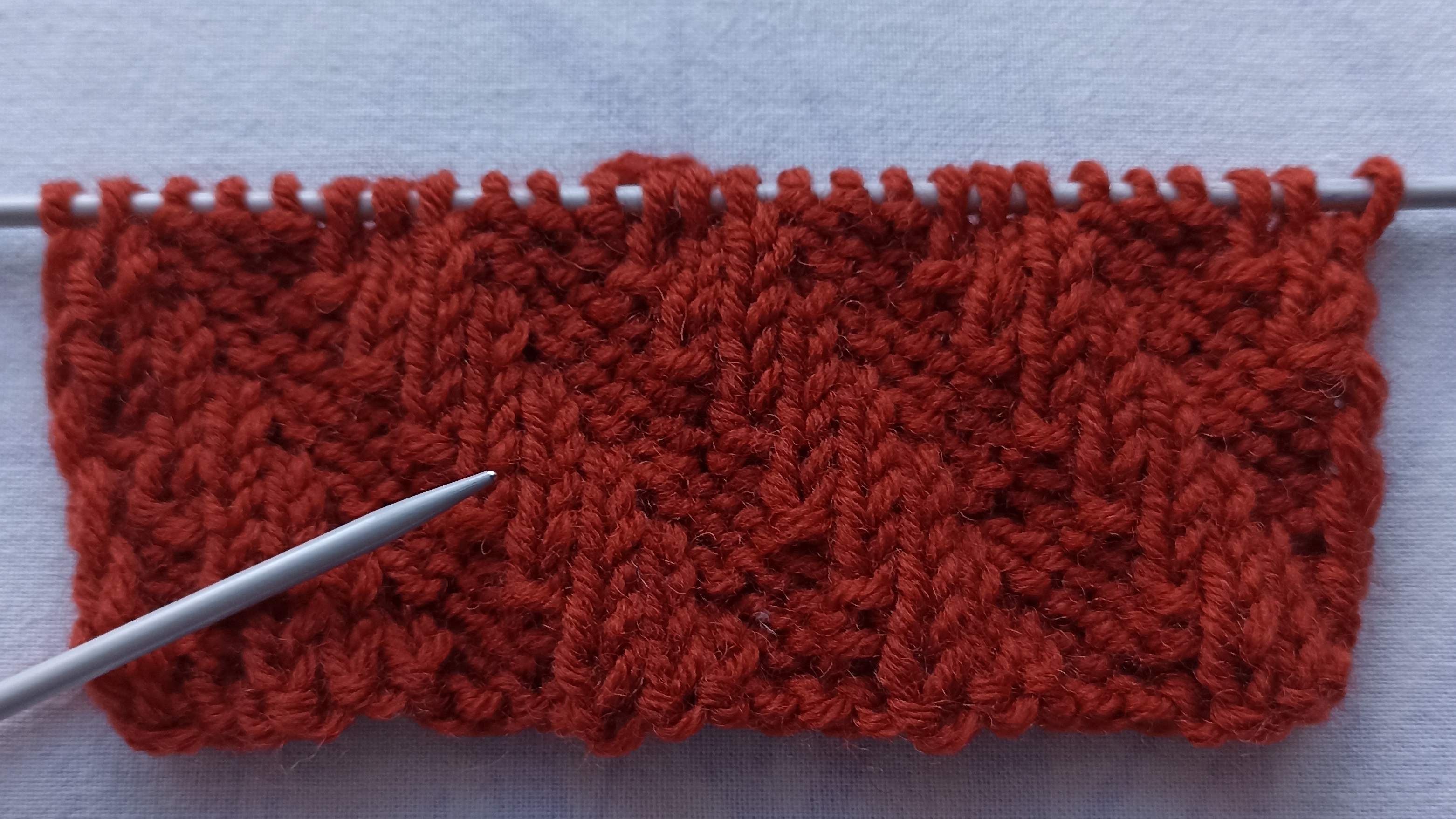 Узор для шарфа спицами.