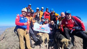 Группа Клуба 7 Вершин "Los Chingoys de la Montana" на восхождении на вершину вулкана Ла Малинче