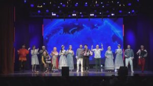 Русские. Поют Руслан Карташев и участники фестиваля Гармонь играет в Ачинске.19.10.25г.Автор  Елена.