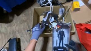 ДЕНЬГИ ИЗ МУСОРА  - Аукцион контейнеров в США - купили склад за 700 - нашли на 7000 [get.gt]