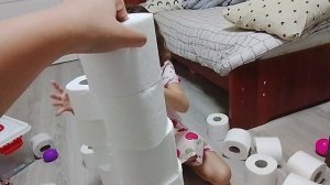 башня из туалетной бумаги челлендж
