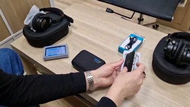 Как подключить двое наушников Инфинит (Infitite) к TalksUp