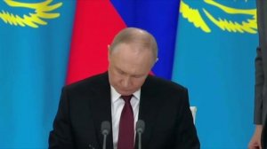 Путин и Токаев подписали Декларацию о переходе межгосударственных отношений России и Казахстана.