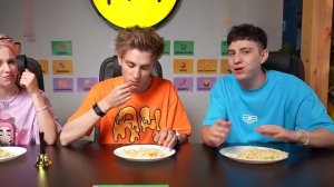 ПРОБУЕМ ЛЮБИМУЮ ЕДУ КОМАНДЫ А4!