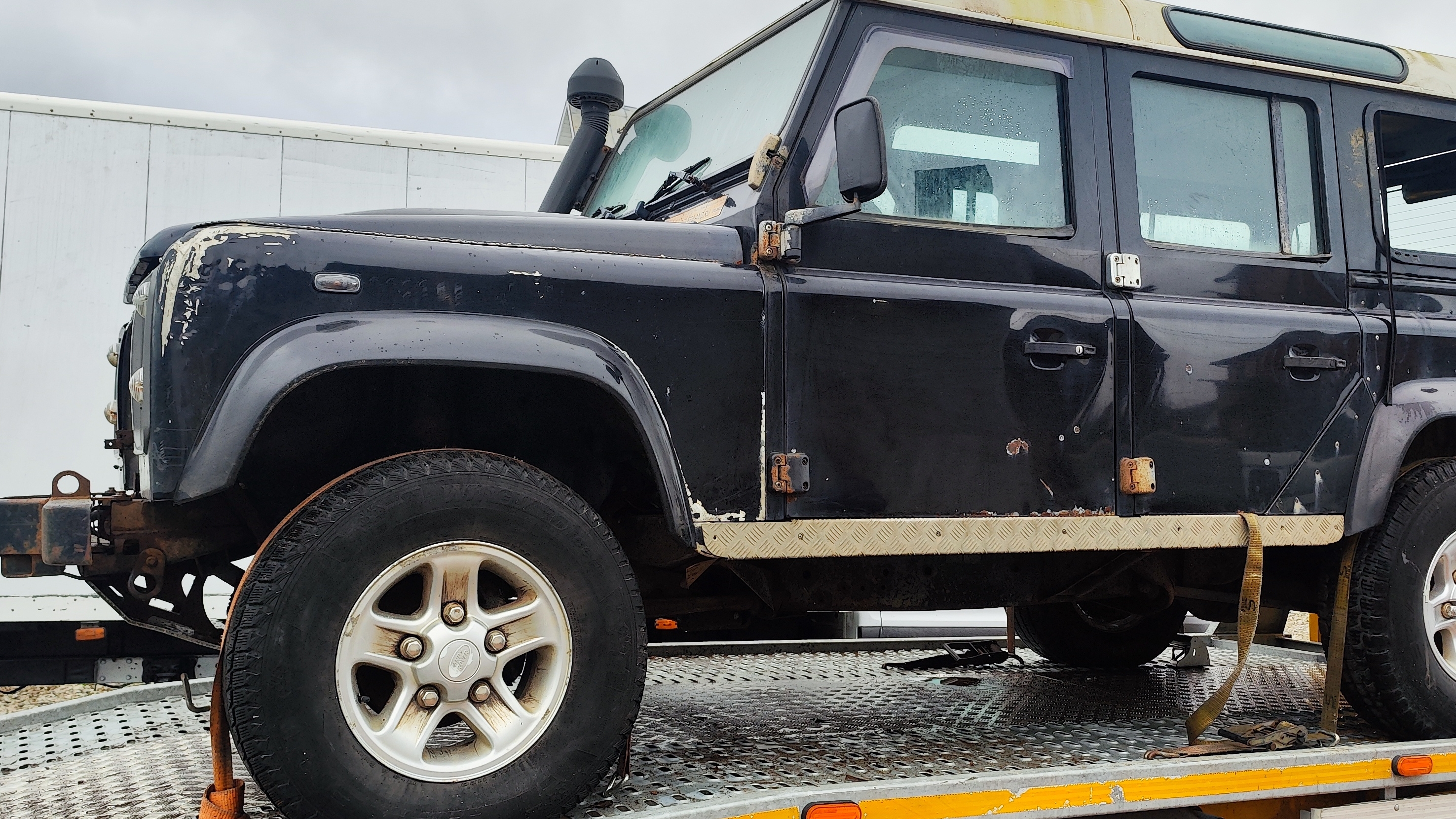 Land Rover Defender дёшево в продаже купить у нас смотреть онлайн