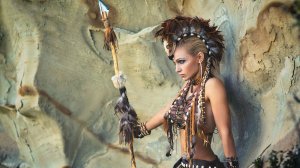 Девушки беззащитные и нежные создания....!😆