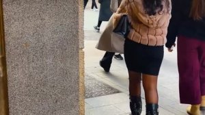 Уличная мода как выглядеть стильно в городе 2025