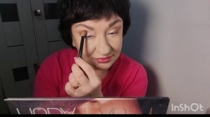 Собираюсь на работу.Макияж с палаткой  HUDA Beauty и тенями Show Glow.