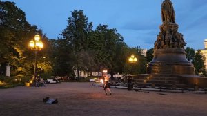 Файер-шоу. Санкт-Петербург. Молодая участница. Сентябрь. 2025 год.