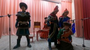 АГЫН ТОЙРОГОЙ ҺУРГУУЛИНУУДАЙ ТЕАТРАЛЬНА БҮЛГЭМҮҮДЭЙ МҮРЫСӨӨН