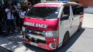 Участница из Ямайки рухнула со сцены на конкурсе "Мисс Вселенная"