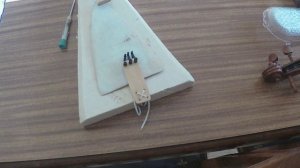 Это невероятно - корпус струнного музыкального инструмента изготовлен из пенопропилена