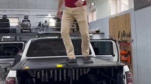 Проверка на прочность ! Крышка кузова на пикап ( Роллета )