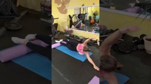 Пилатес с миниболом и роллом