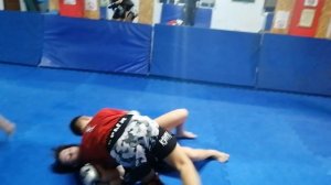 Егор сметает всех. Отработка проходов в ноги под удар в Кэмпо-ММА