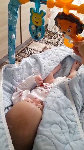 2 мес., 5 дн. (27 сен.2022). Агукает, разговаривает с игрушками