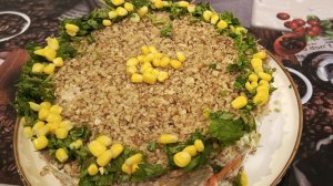 Этот невероятно вкусный и простой в приготовлении салат станет украшением любого праздничного стола?