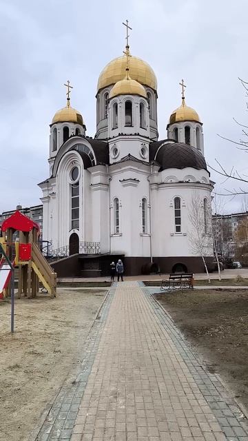 Храм Почаевской иконы Божией Матери. Так стоят за Крещенской водичкой.