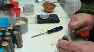 Разборка чужих, старых патронов 12 калибра