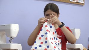 Школьники - фронту: шьют нижнее бельё, собирают новогодние подарки