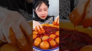 Video by Мукбанг. ASMR. Китайцы едят на камеру. Мокбанг (720p)