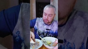 Мукбанг. Варёные свиные рёбра с картошкой и ким чи. Еда на камеру.