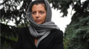 У борющейся с раком Симоньян выпали волосы