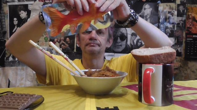 мукбанг салянка морс малиновый и китайская соя острая